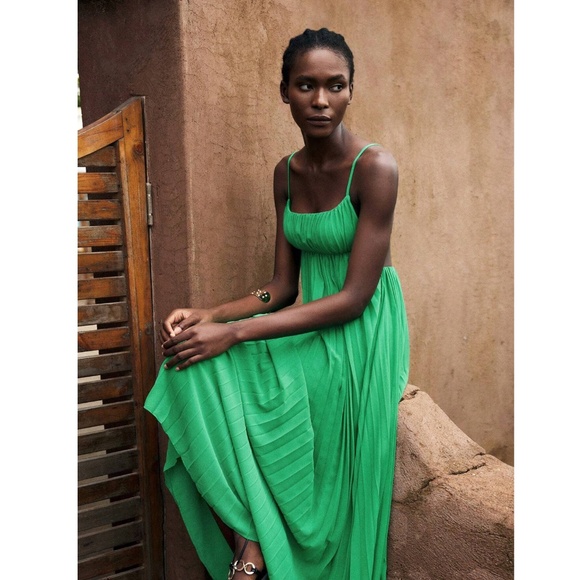 Green Pleated Maxi Dress Open Back Flowy Skirt Tie Straps - Picture 9 of 16